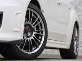 
									TOYOTA Impreza STi Pearl White 2011′ BESQH full								