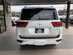 
									TOYOTA Land Cruiser Wagon ZX  Full MOP  Unused Pearl White 2023′ BFYDT full								