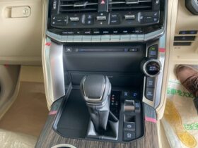 
									TOYOTA Land Cruiser Wagon ZX  Full MOP  Unused Pearl White 2023′ BFYDT full								