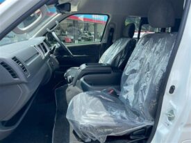 TOYOTA Hiace Wagon 2.7 Grand Cabin 10 people Pearl White 2025′ BGXWB
