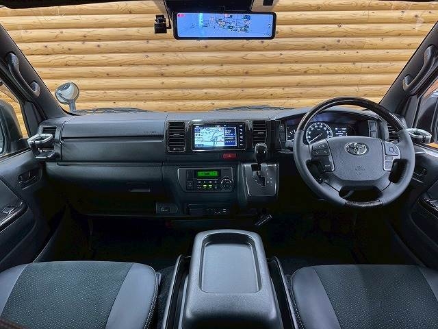 TOYOTA Hiace Van Super GL Dark Prime 2 Long Pearl White 2023′ BGYDH
