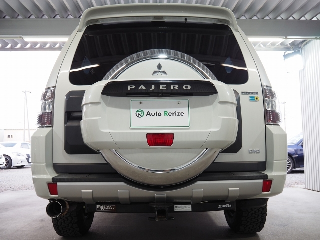 MITSUBISHI Pajero Super Exceeded Pearl White 2012′ BKVWQ