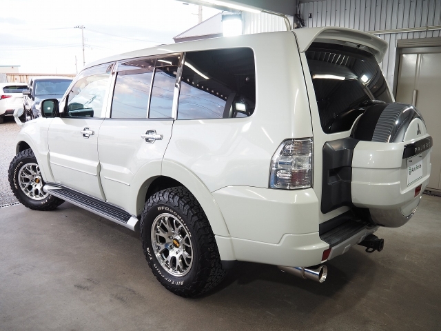 MITSUBISHI Pajero Super Exceeded Pearl White 2012′ BKVWQ
