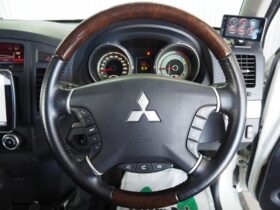 
									MITSUBISHI Pajero Super Exceeded Pearl White 2012′ BKVWQ full								
