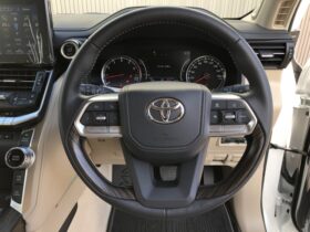 
									TOYOTA Land Cruiser Wagon ZX Pearl White 2023′ BN11M full								