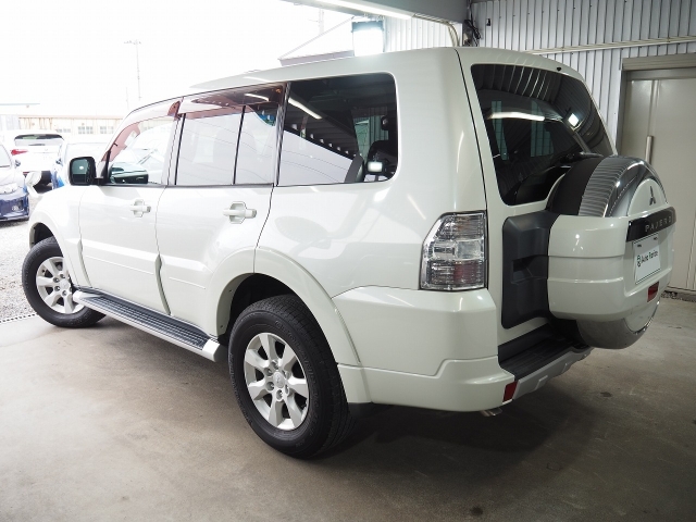 MITSUBISHI Pajero Exceed Pearl White 2013′ BTGLZ