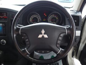 
									MITSUBISHI Pajero Exceed Pearl White 2013′ BTGLZ full								