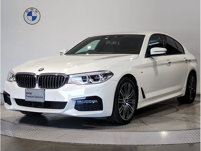 BMW 5 Series 523i M Sport White 2018′ BXQT3