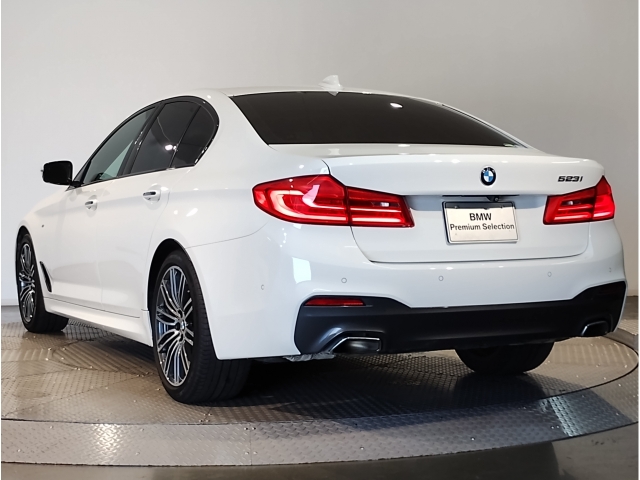 BMW 5 Series 523i M Sport White 2018′ BXQT3
