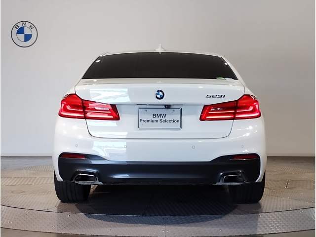 BMW 5 Series 523i M Sport White 2018′ BXQT3