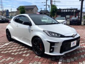 
									TOYOTA Yaris RZ High Performance Pearl White 2023′ BXZ3Q full								