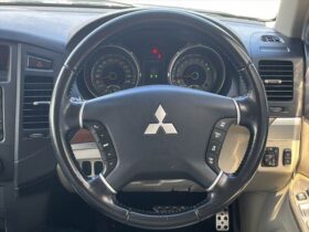 
									MITSUBISHI Pajero Long SUPER EXCEED Pearl White 2006′ BY3XQ full								