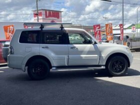 
									MITSUBISHI Pajero Long SUPER EXCEED Pearl White 2006′ BY3XQ full								