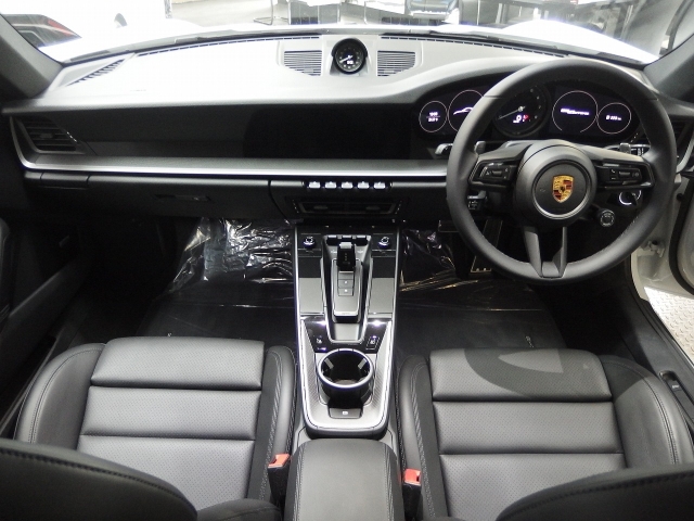 Porsche 911 Carrera White 2022′ BZVUH