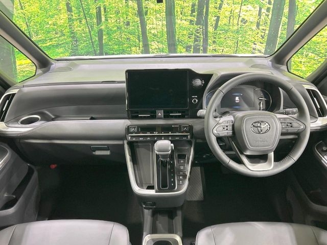TOYOTA Noah S-Z Pearl White 2025′ C04CO