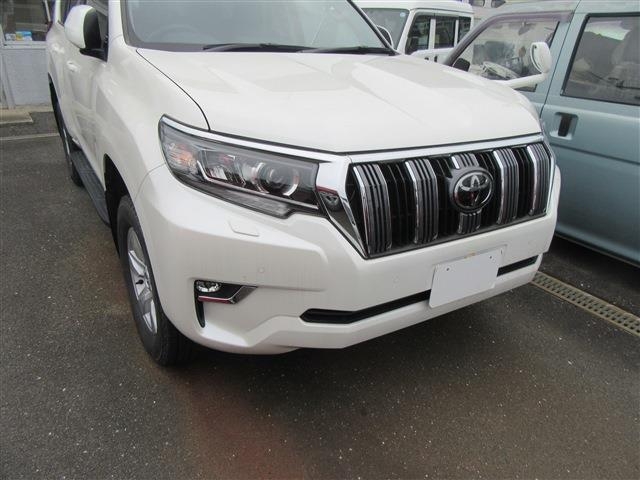 TOYOTA Land Cruiser Prado 2.7 TX 7-seater Pearl White 2023′ C0840