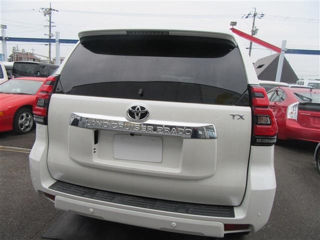 TOYOTA Land Cruiser Prado 2.7 TX 7-seater Pearl White 2023′ C0840