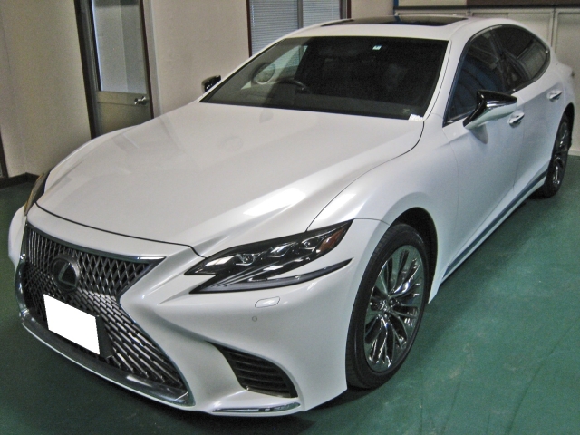 Lexus LS Executive Pearl White 2018′ C0IZS