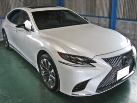 
									Lexus LS Executive Pearl White 2018′ C0IZS full								