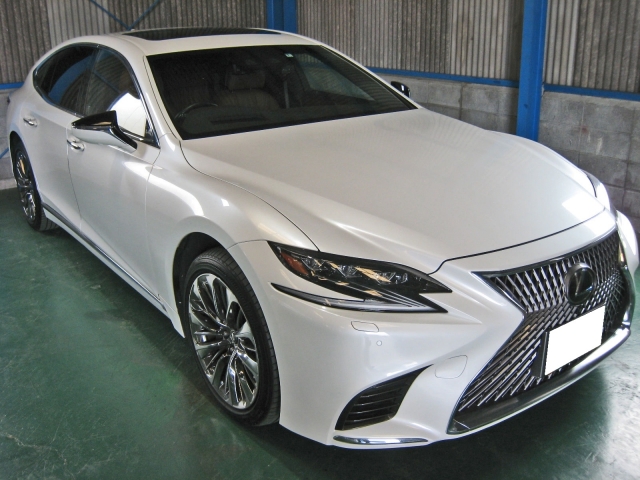 Lexus LS Executive Pearl White 2018′ C0IZS