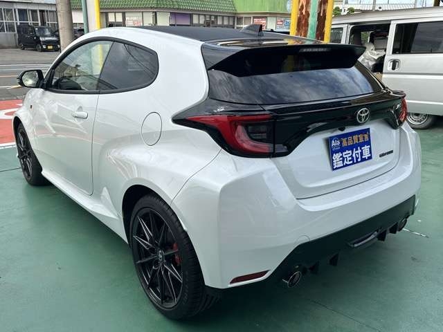TOYOTA Yaris RZ High Performance Pearl White 2023′ C291G