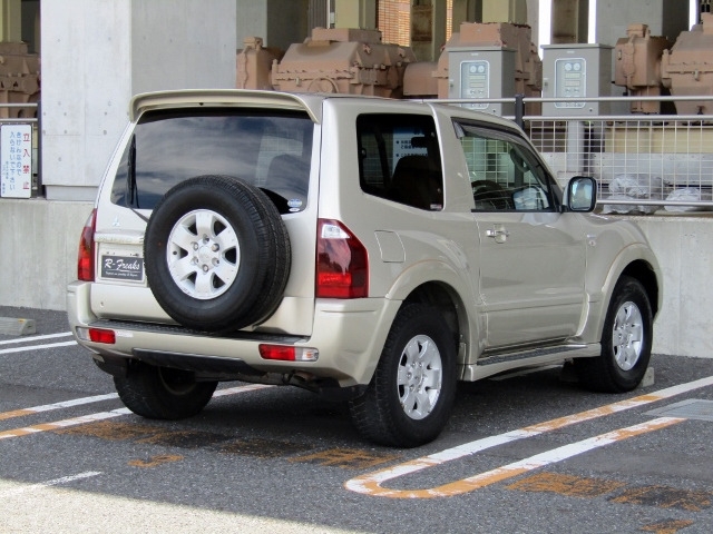 MITSUBISHI Pajero 3.0 Short Exceed I 4WD Gold 2006′ C2D0T