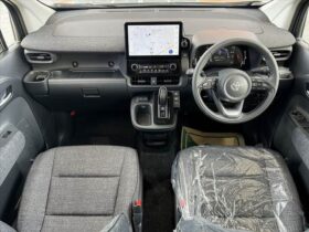 
									TOYOTA Sienta Hybrid Z 10.5 Type Navi   Safety Green 2025′ C2D48 full								