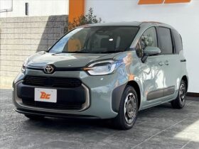
									TOYOTA Sienta Hybrid Z 10.5 Type Navi   Safety Green 2025′ C2D48 full								