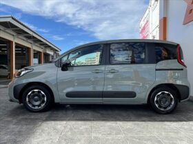 
									TOYOTA Sienta Hybrid Z 10.5 Type Navi   Safety Green 2025′ C2D48 full								