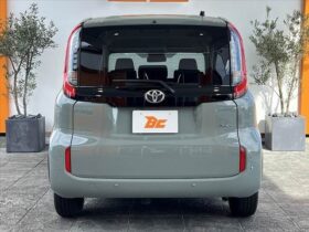 
									TOYOTA Sienta Hybrid Z 10.5 Type Navi   Safety Green 2025′ C2D48 full								