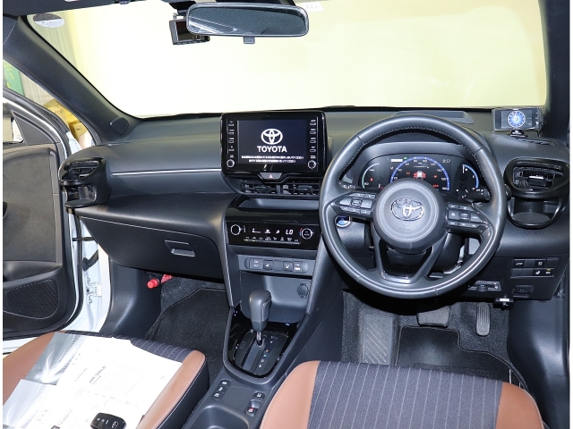 TOYOTA Yaris Cross Z Adventure Pearl White/Black 2023′ C6BE3