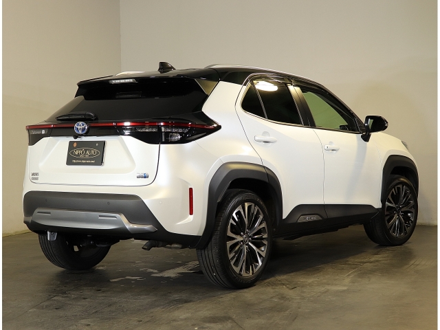 TOYOTA Yaris Cross Z Adventure Pearl White/Black 2023′ C6BE3