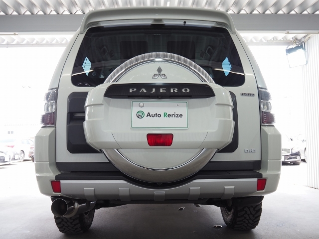 MITSUBISHI Pajero Exceed Pearl White 2011′ C8GPK
