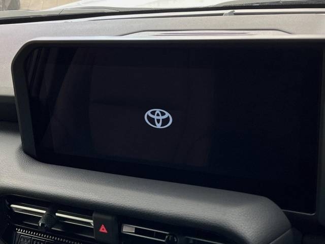 TOYOTA Land Cruiser Wagon VX Pearl White 2024′ C8PS6