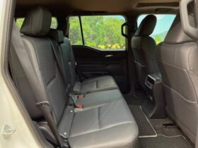 
									TOYOTA Land Cruiser Wagon VX Pearl White 2024′ C8PS6 full								