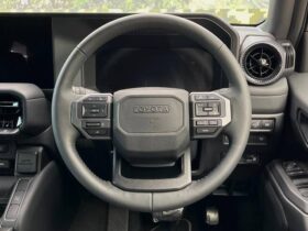 
									TOYOTA Land Cruiser Wagon VX Pearl White 2024′ C8PS6 full								