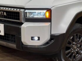 
									TOYOTA Land Cruiser Wagon VX Pearl White 2024′ C8PS6 full								