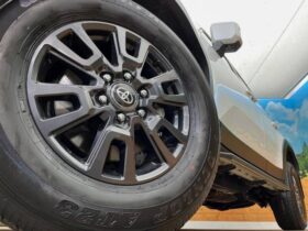 
									TOYOTA Land Cruiser Wagon VX Pearl White 2024′ C8PS6 full								