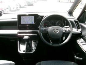 
									TOYOTA Noah X Pearl White 2024′ C8PYH full								