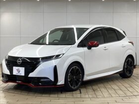 
									NISSAN AURA Nismo Tuned e-POWER Pearl White 2025′ CATFQ full								
