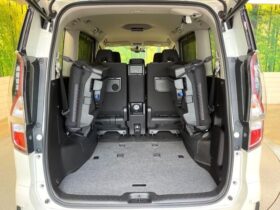 
									NISSAN Serena Highway Star V White/Black 2020′ CAUS7 full								