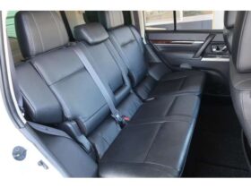 
									MITSUBISHI Pajero Super Exceeded Pearl White 2013′ CAV96 full								
