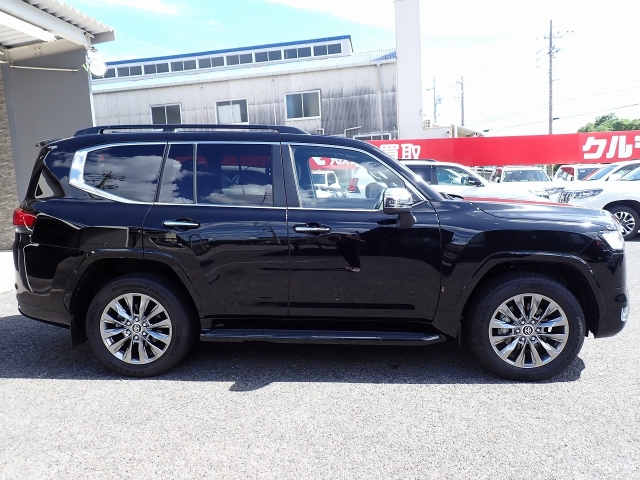 TOYOTA Land Cruiser Wagon ZX Black 2022′ CCQXJ