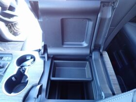 
									TOYOTA Land Cruiser Wagon ZX Black 2022′ CCQXJ full								