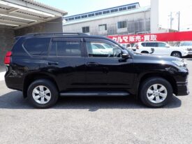 TOYOTA Land Cruiser Prado TX Sunroof 7 Seater Black 2020′ CCQXL