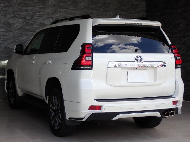 TOYOTA Land Cruiser Prado TX L Package Sunroof 7 Seater Pearl White 2021′ CCQXV