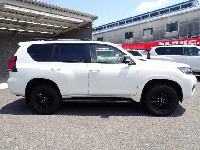 TOYOTA Land Cruiser Prado TX L Packet Matte Black Ed Pearl White 2023′ CCQY2