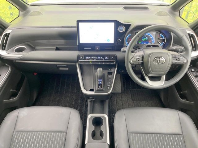 TOYOTA Noah S-Z Pearl White 2023′ CCZVI
