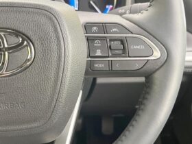 
									TOYOTA Noah S-Z Pearl White 2023′ CCZVI full								