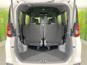 
									TOYOTA Noah S-Z Pearl White 2023′ CCZVI full								